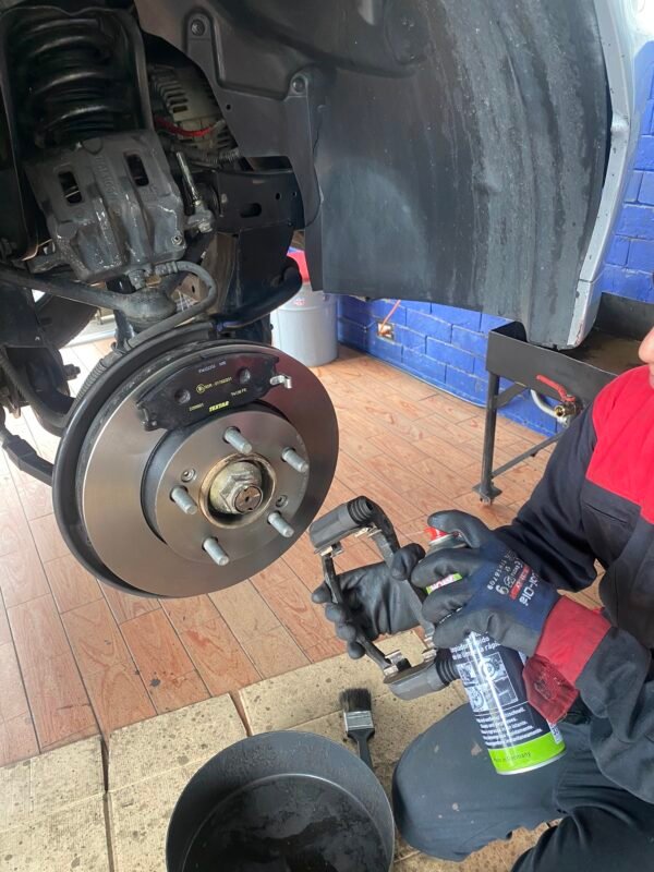 🚗 Servicio Profesional de Frenos – Seguridad y Calidad Garantizada